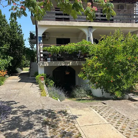 Radulovic アパート *