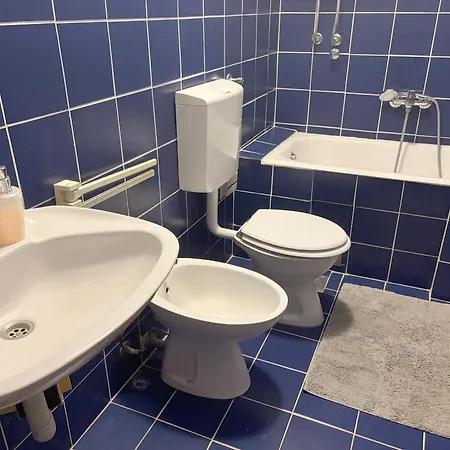 Radulovic アパート *