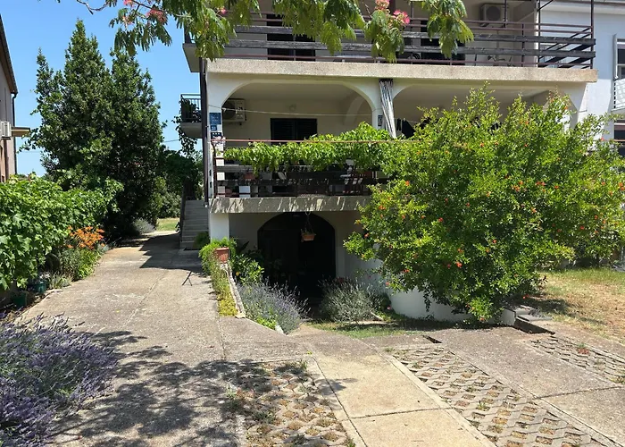 Radulovic アパート *