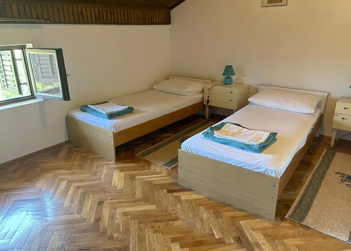 Radulovic アパート ビオグラード・ナ・モル